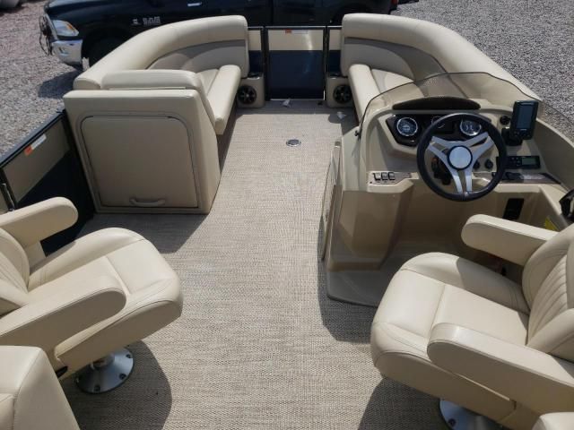 2018 Crestliner Boat