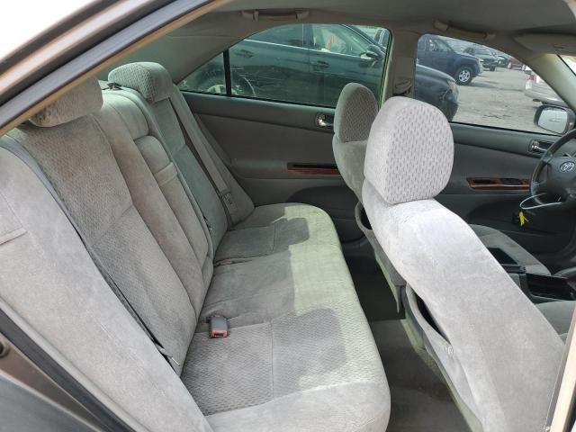 2004 Toyota Camry LE