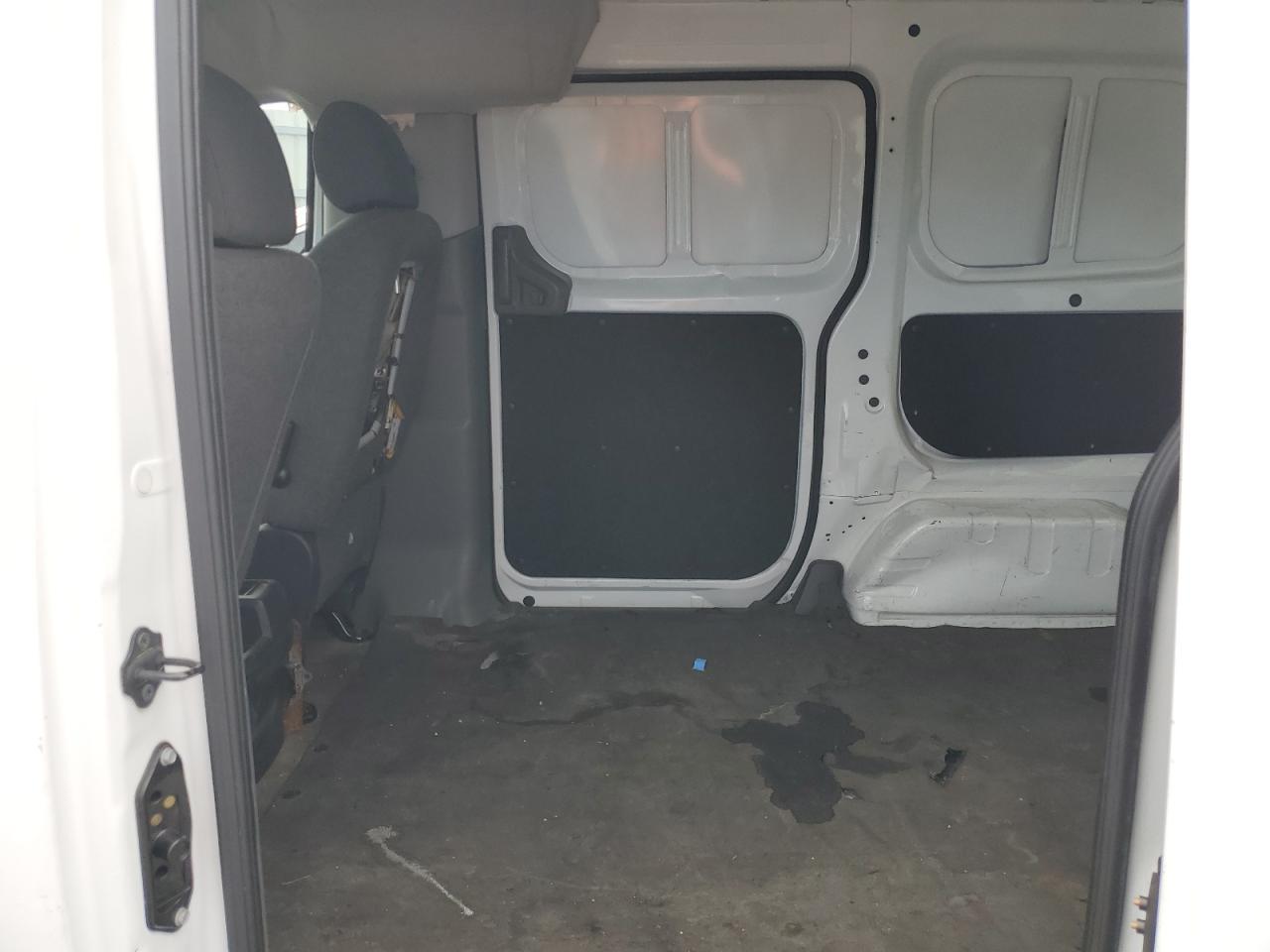 2017 Niss NV200