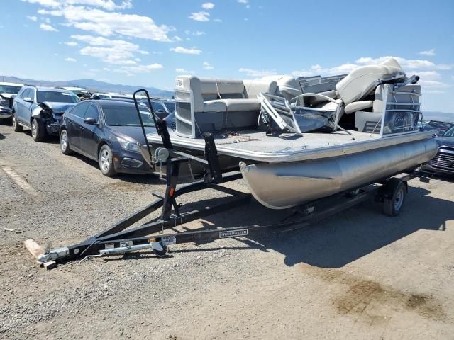 2022 Sundance Boats Inc. Boat With Trailer