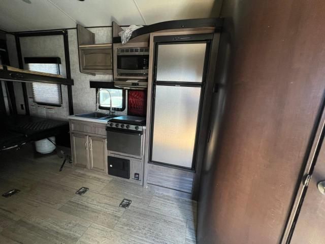 2017 Winnebago SPYDER24FQ