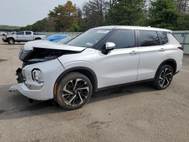 2022 Mitsubishi Outlander ES