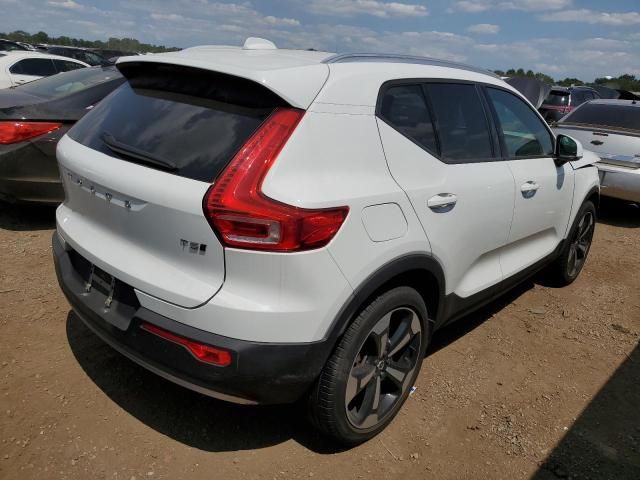 2020 Volvo XC40 T5 Momentum