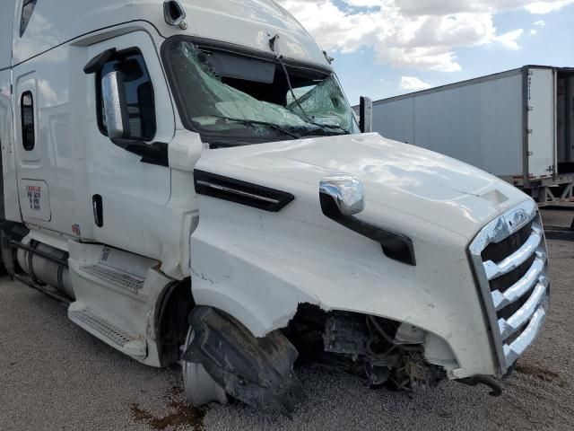 2019 Freightliner Cascadia 126