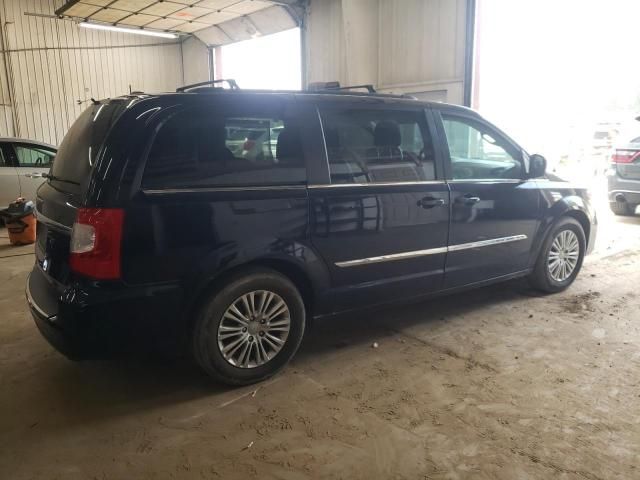 2015 Chrysler Town & Country Touring L