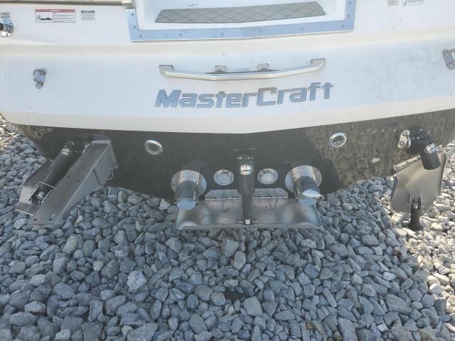 2013 Mastercraft Craft Boat