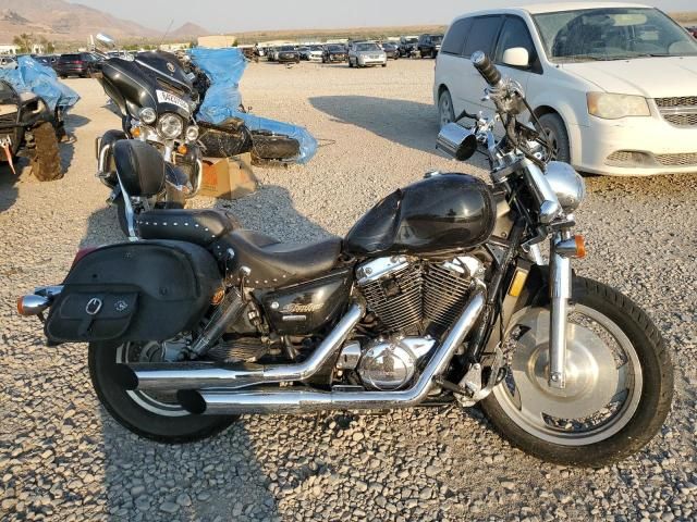 2004 Honda VT1100 C2