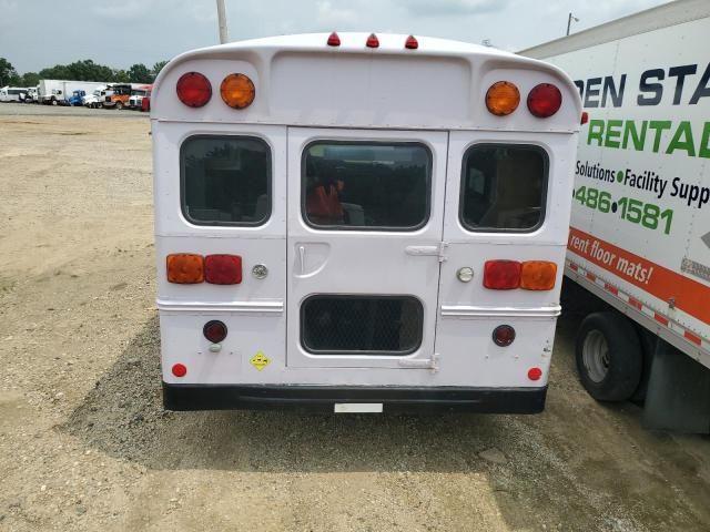 2002 GMC Savana Cutaway G3500