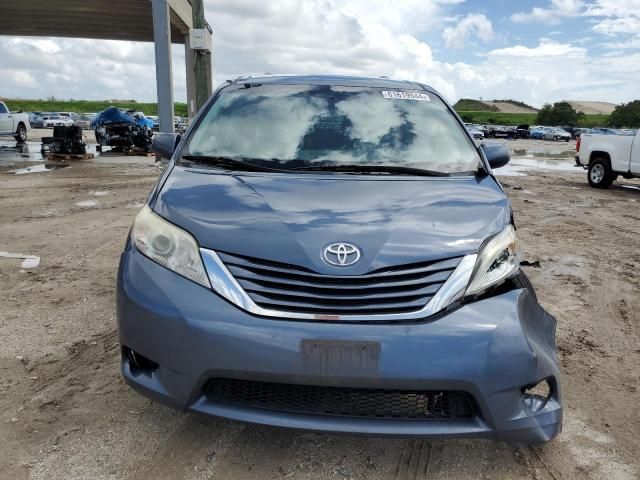 2015 Toyota Sienna LE