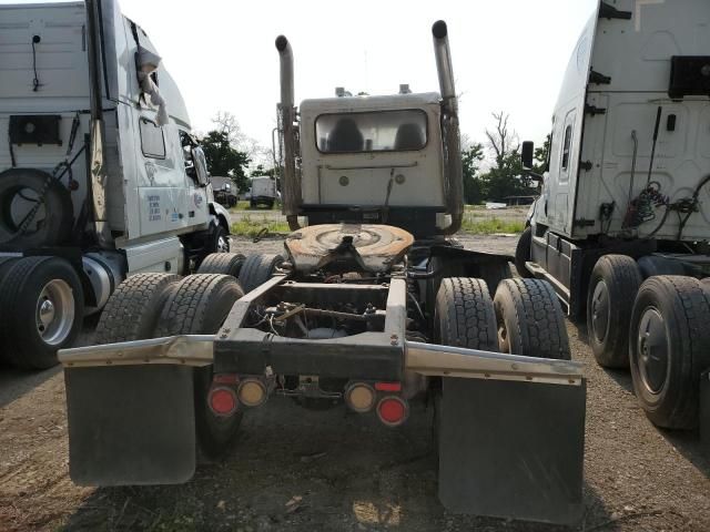 2013 Peterbilt 388