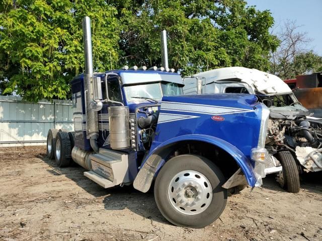 2023 Peterbilt 389
