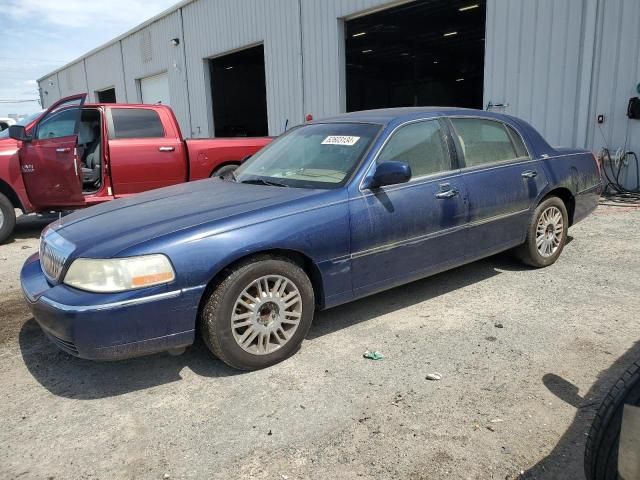 2010 Lincoln Town Car Signature Limited