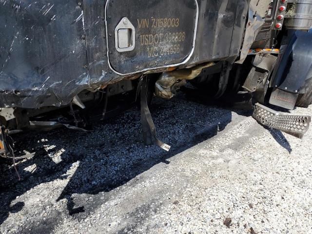2007 Kenworth Construction W900