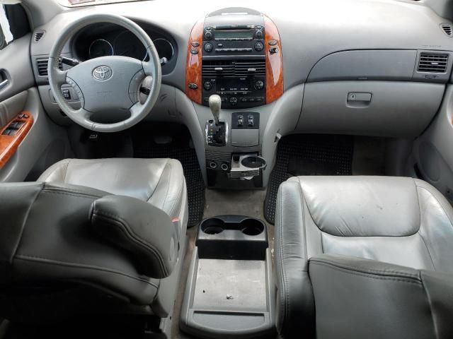 2010 Toyota Sienna XLE