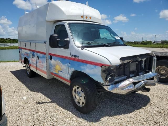 2016 Ford Econoline E350 Super Duty Cutaway Van