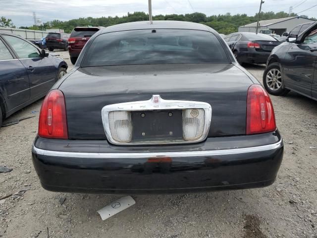 2000 Lincoln Town Car Signature