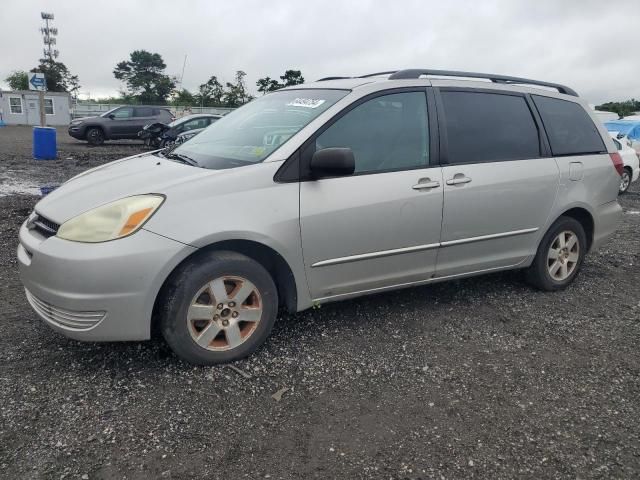 2004 Toyota Sienna CE