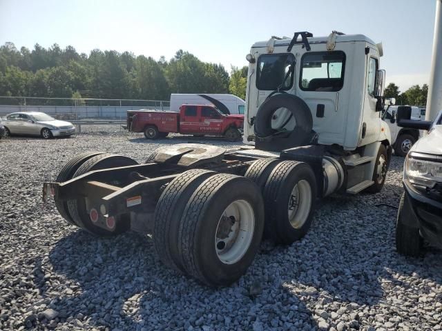 2014 Freightliner Cascadia 113