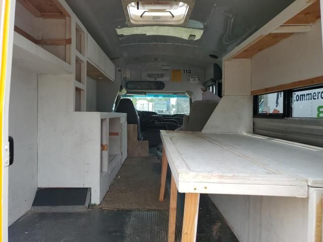 2002 GMC Savana Cutaway G3500