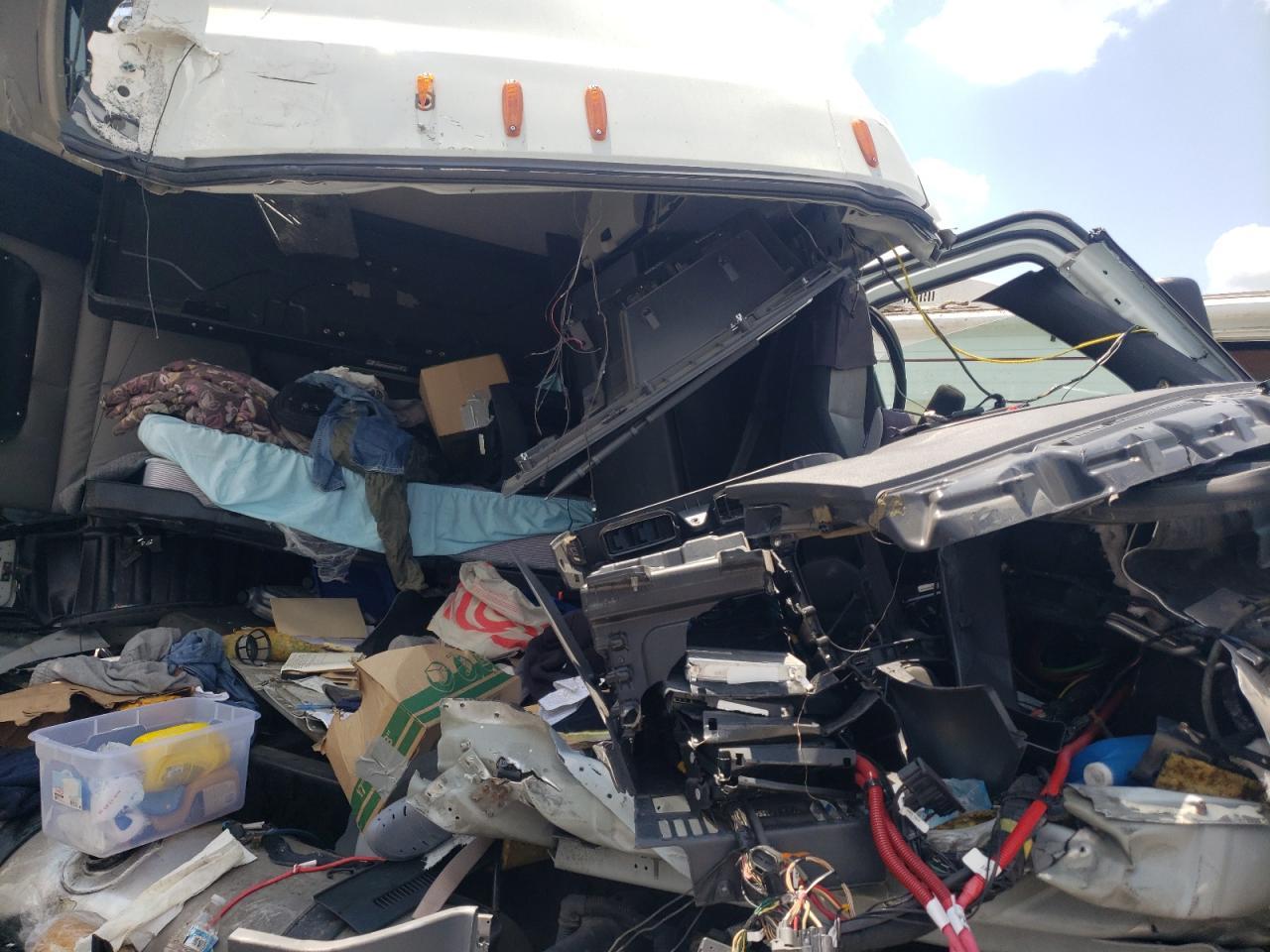 2019 Freightliner Cascadia 126
