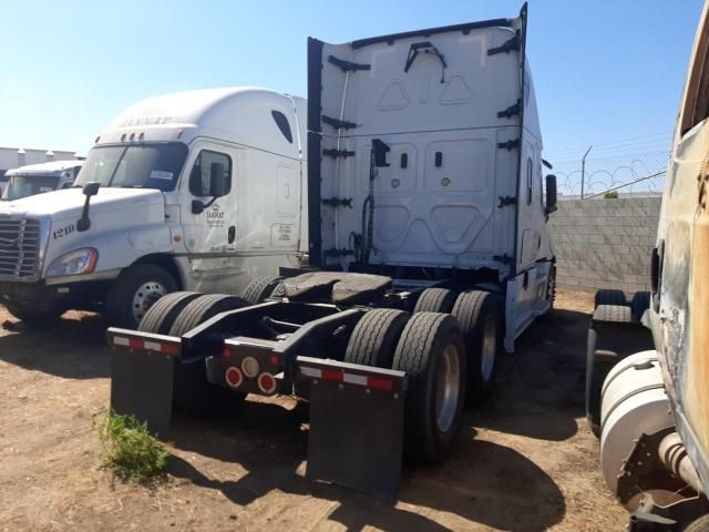 2018 Freightliner Cascadia 126