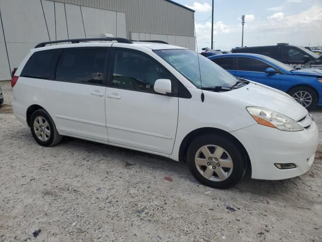 2009 Toyota Sienna CE