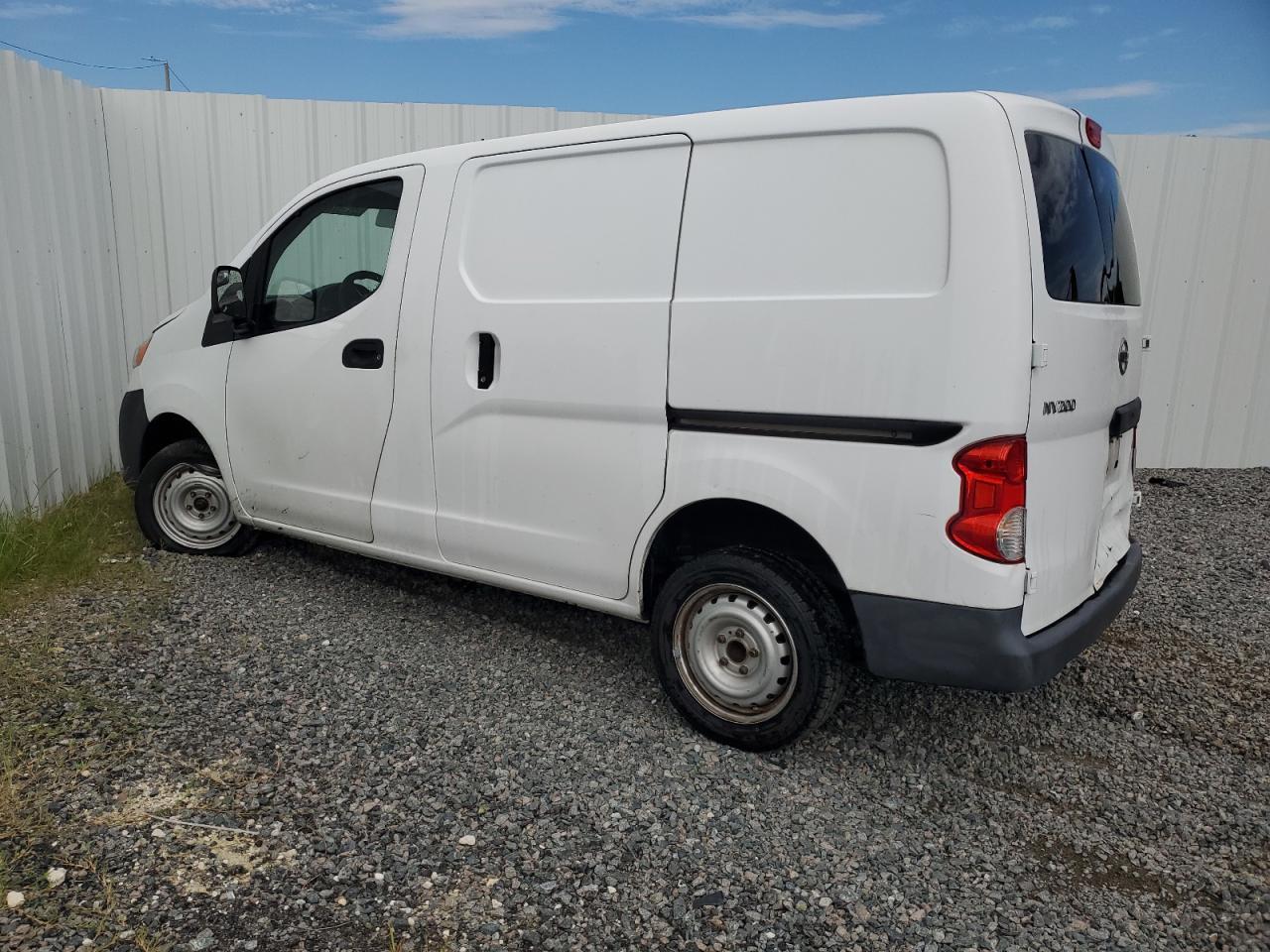 2017 Niss NV200