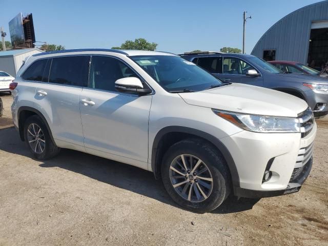 2017 Toyota Highlander SE