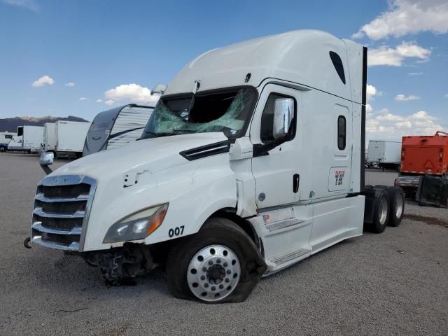 2019 Freightliner Cascadia 126