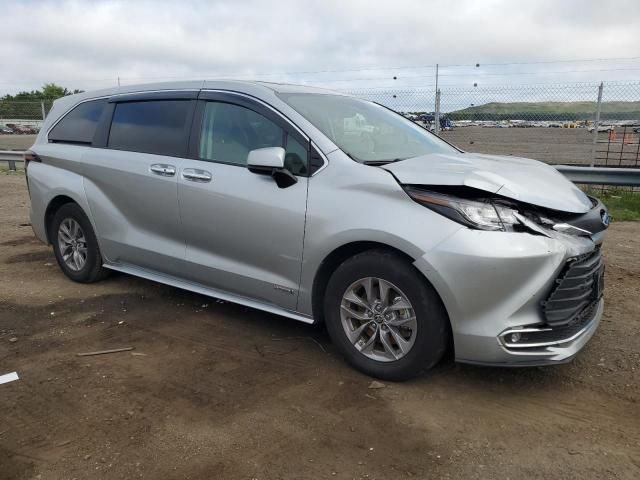 2021 Toyota Sienna XLE