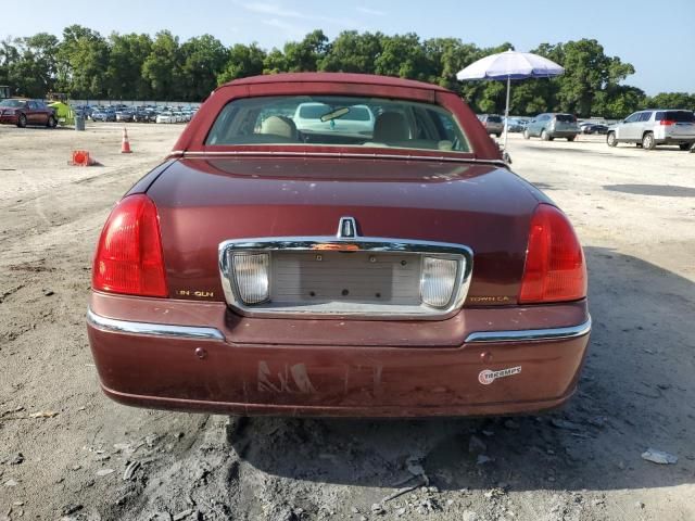 2004 Lincoln Town Car Executive