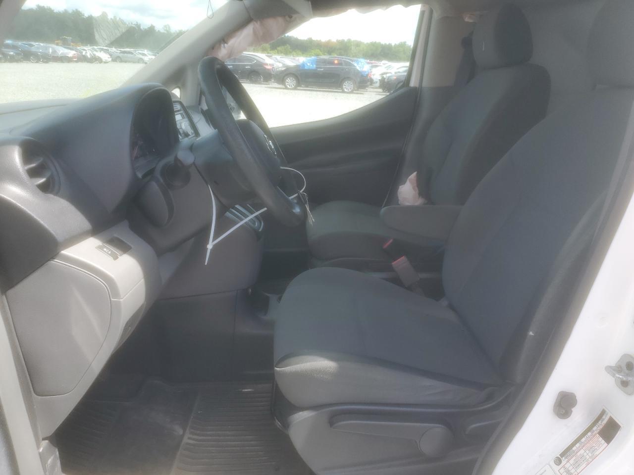 2017 Niss NV200