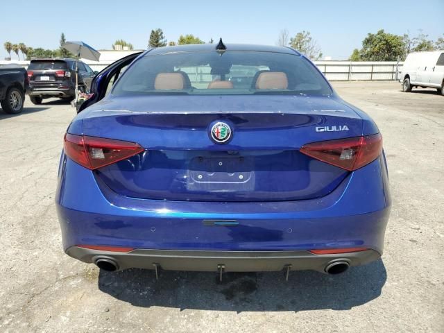 2022 Alfa Romeo Giulia Super