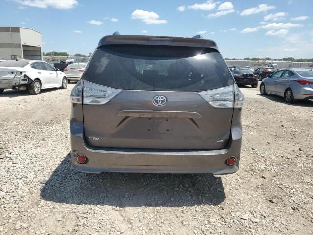 2011 Toyota Sienna Sport