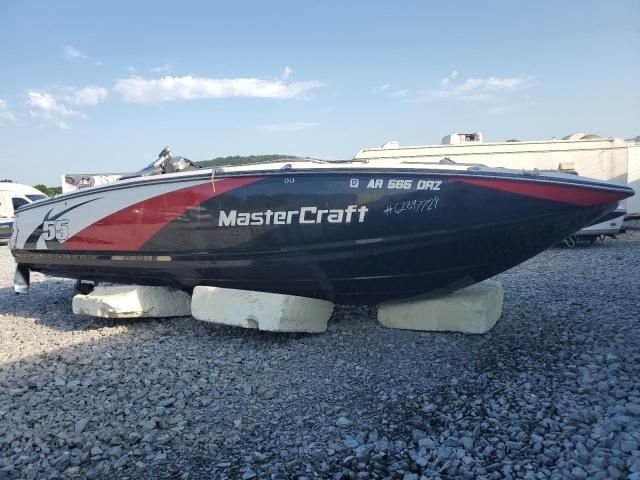 2013 Mastercraft Craft Boat