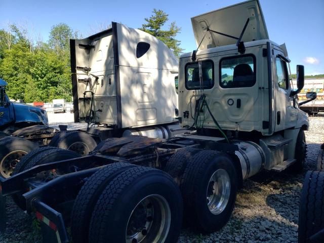 2022 Freightliner Cascadia 126