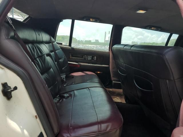 1994 Cadillac Fleetwood Base