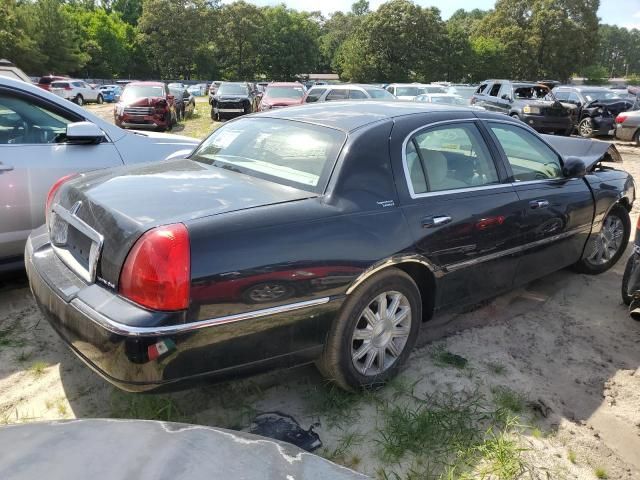 2010 Lincoln Town Car Signature Limited