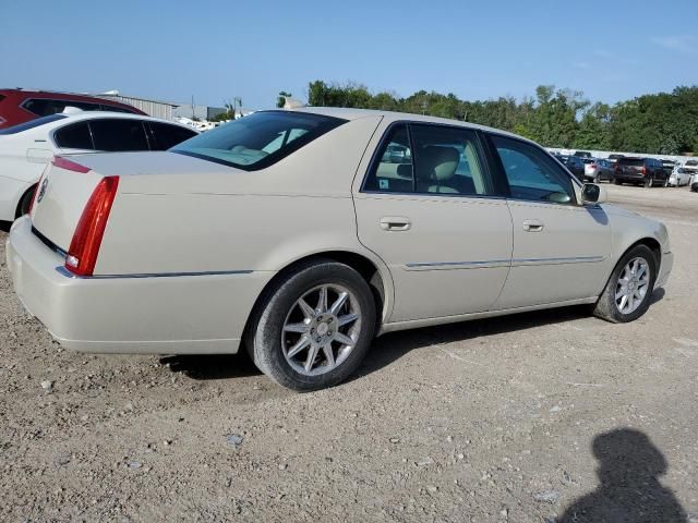 2011 Cadillac DTS Luxury Collection