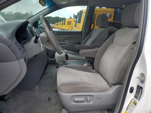 2009 Toyota Sienna CE