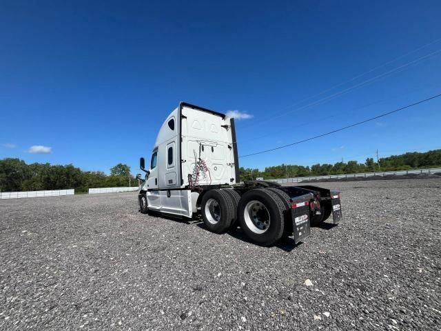 2020 Freightliner Cascadia 126