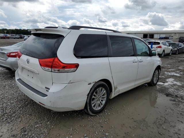 2013 Toyota Sienna XLE