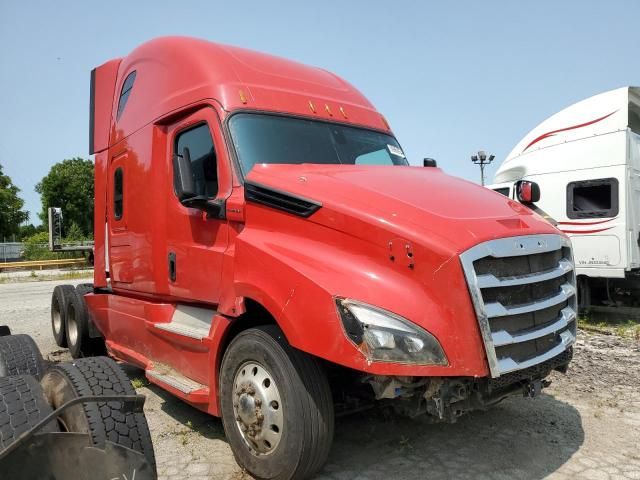 2019 Freightliner Cascadia 126