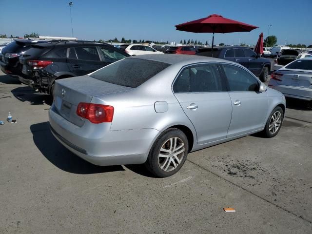 2005 Volkswagen New Jetta 2.5L Option Package 1