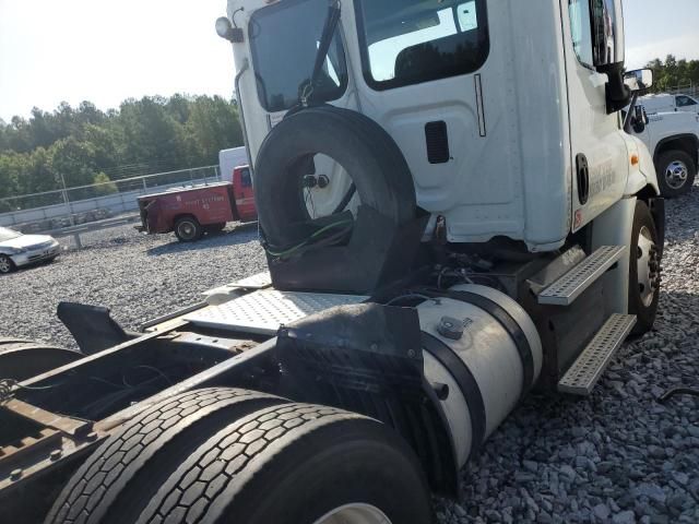 2014 Freightliner Cascadia 113