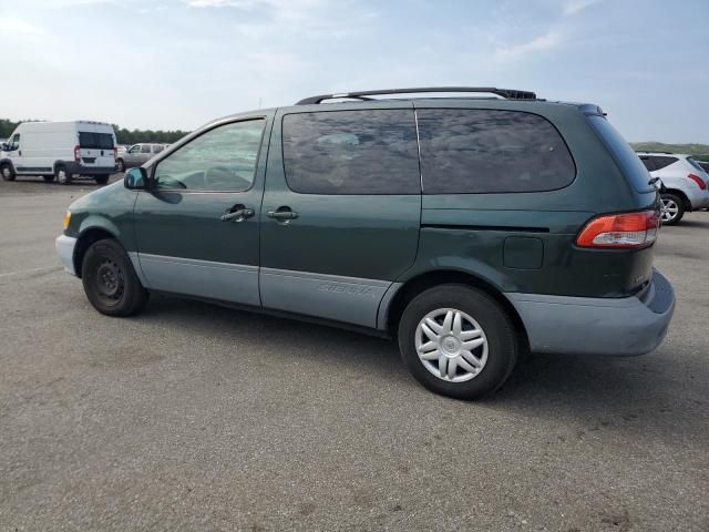 2002 Toyota Sienna LE