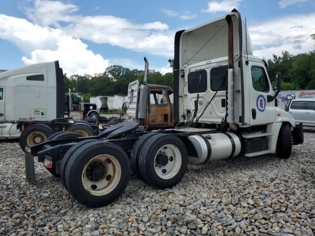 2014 Freightliner Cascadia 125