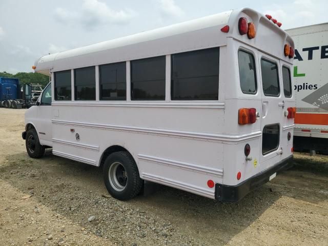 2002 GMC Savana Cutaway G3500