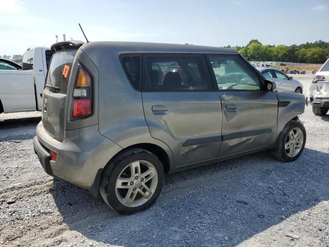 2010 KIA Soul +