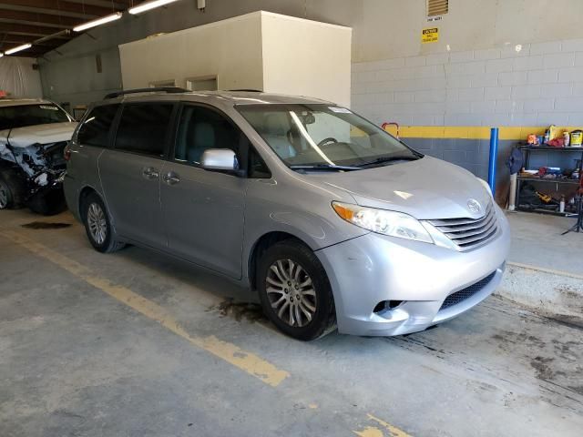 2016 Toyota Sienna XLE